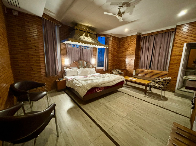 Hotel Ganga  Bawa Market, Fingask Estate | Family Suit Room